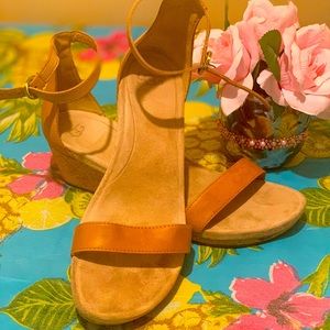 Ugg wedges in tan color size 9